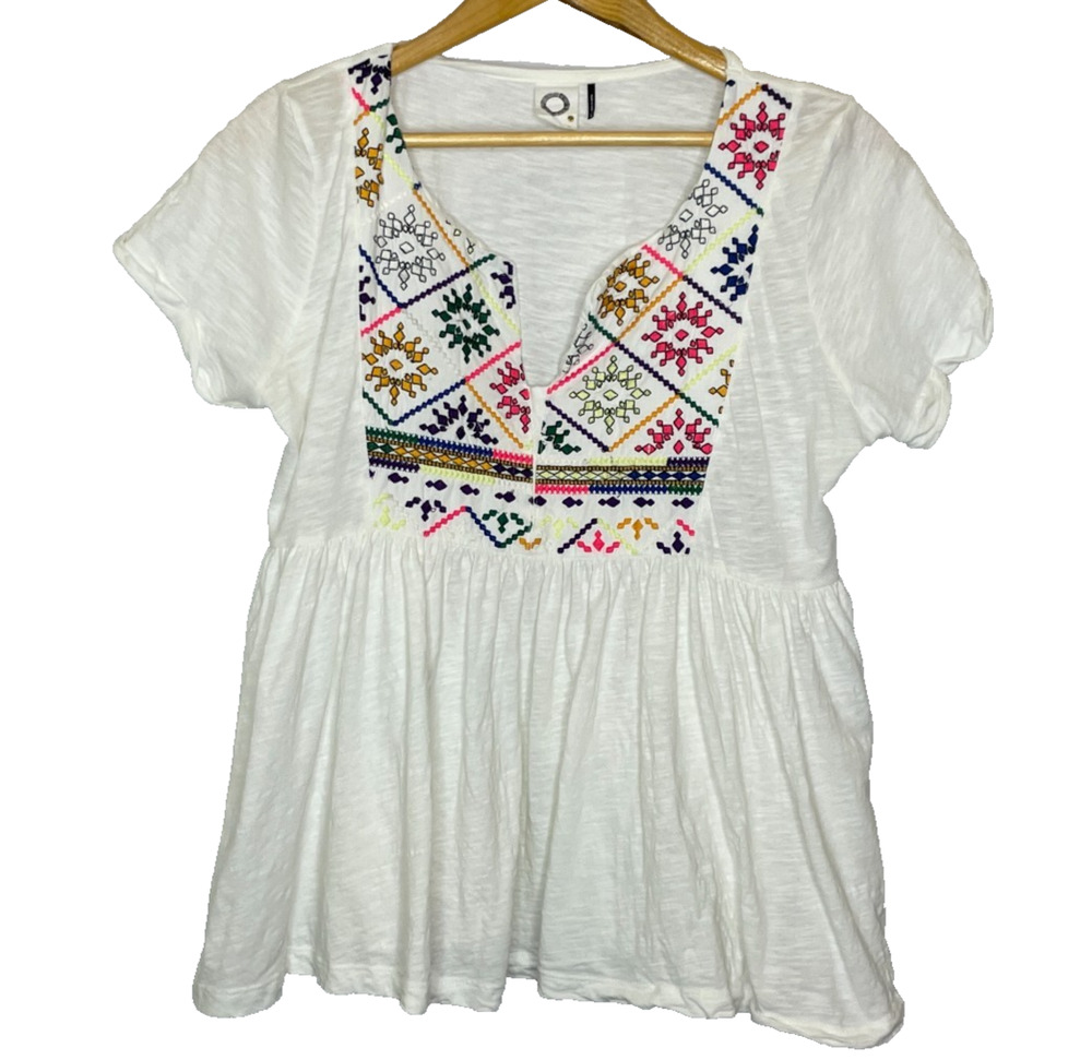 Women's Medium Akemi + Kin White Embroidered Short Sleeve Cotton Blouse Floral